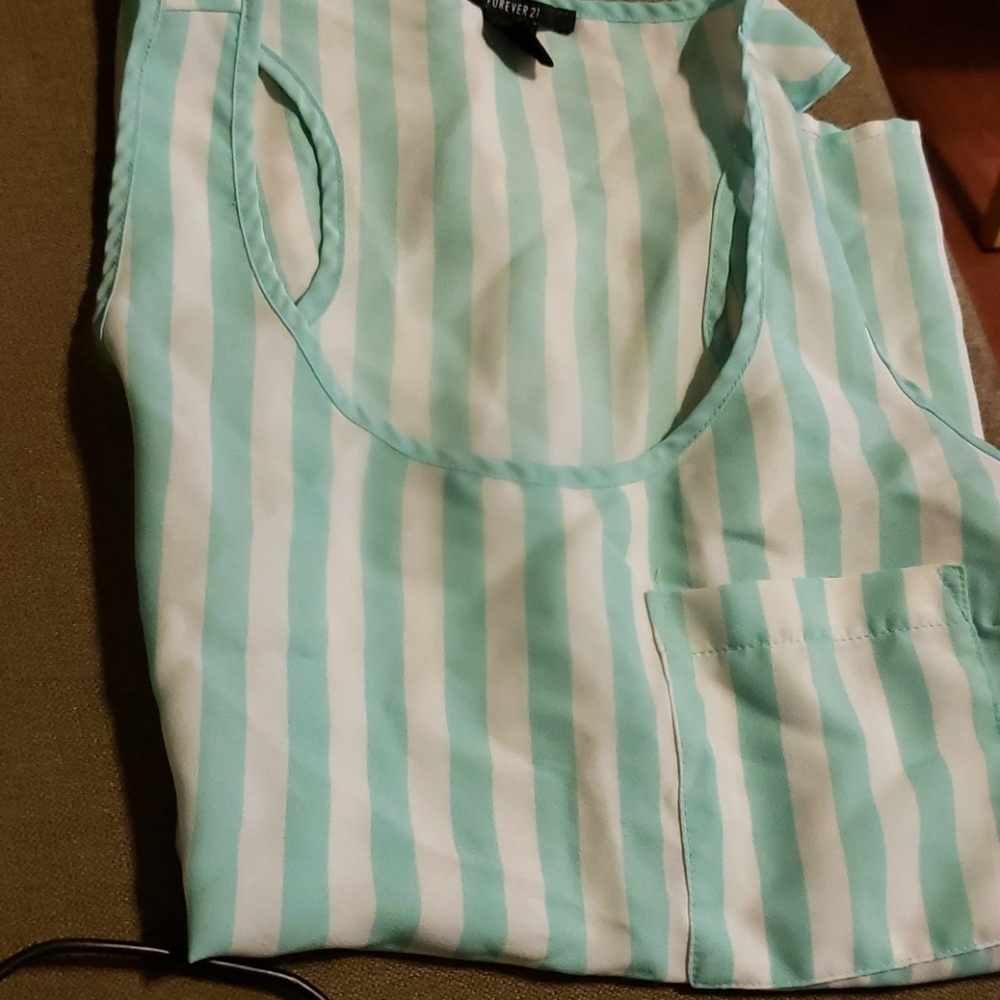 Sleeveless top size S